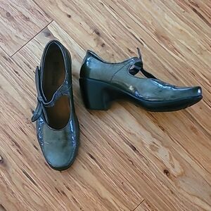 Noat Woman's Patent Leather Shoe